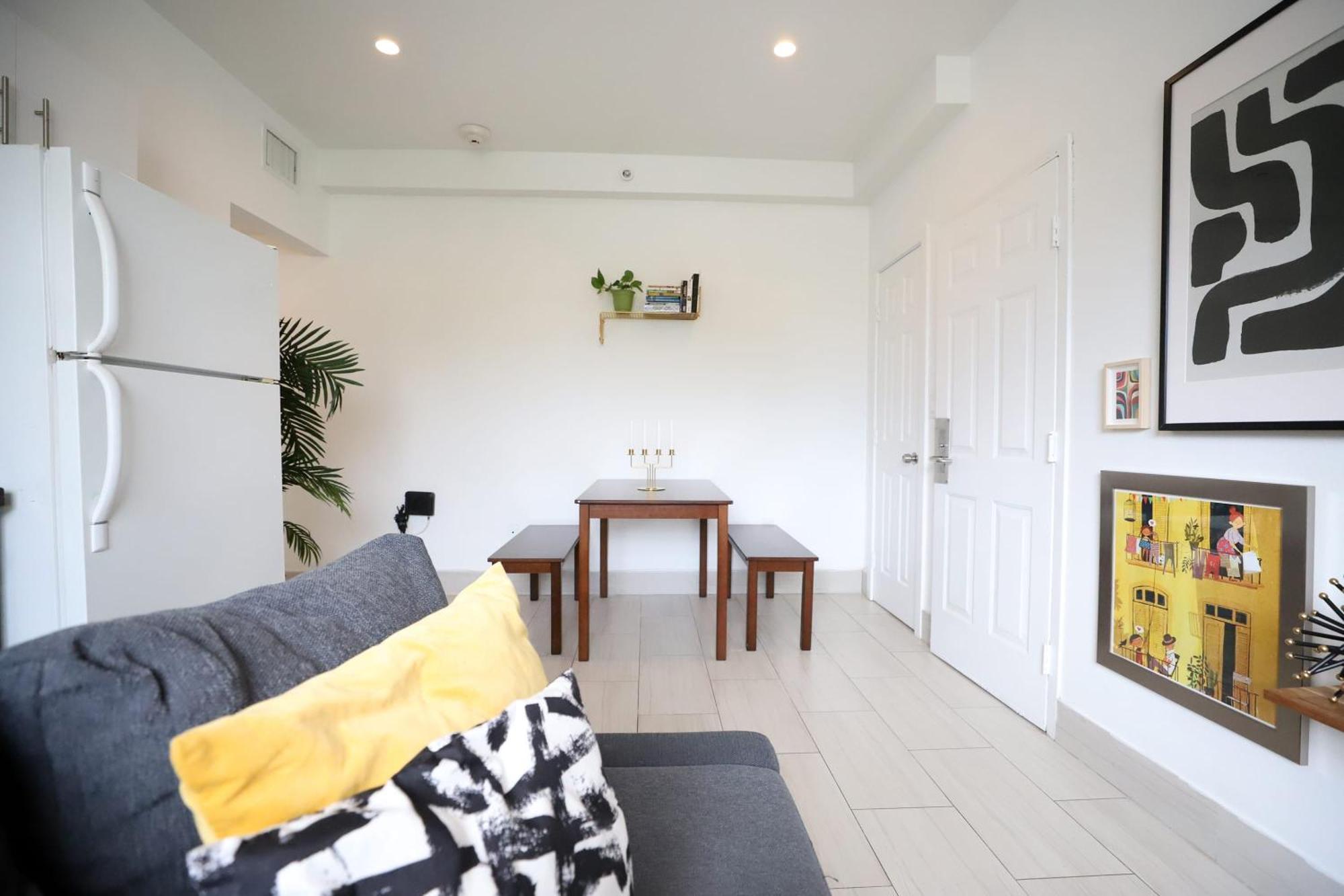 2 Bedroom Apartment 3 Minute Walk To South Beach & Ocean Drive ไมอามีบีช ภายนอก รูปภาพ