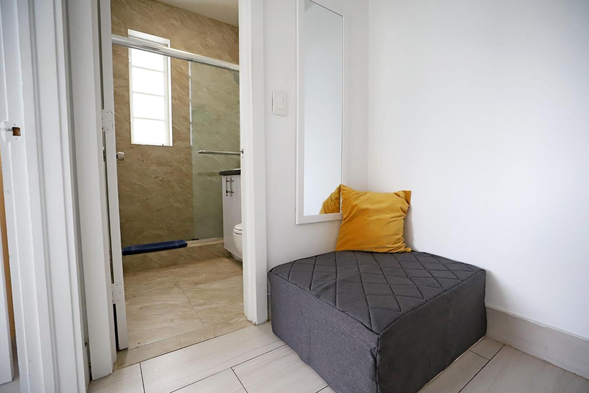 2 Bedroom Apartment 3 Minute Walk To South Beach & Ocean Drive ไมอามีบีช ภายนอก รูปภาพ