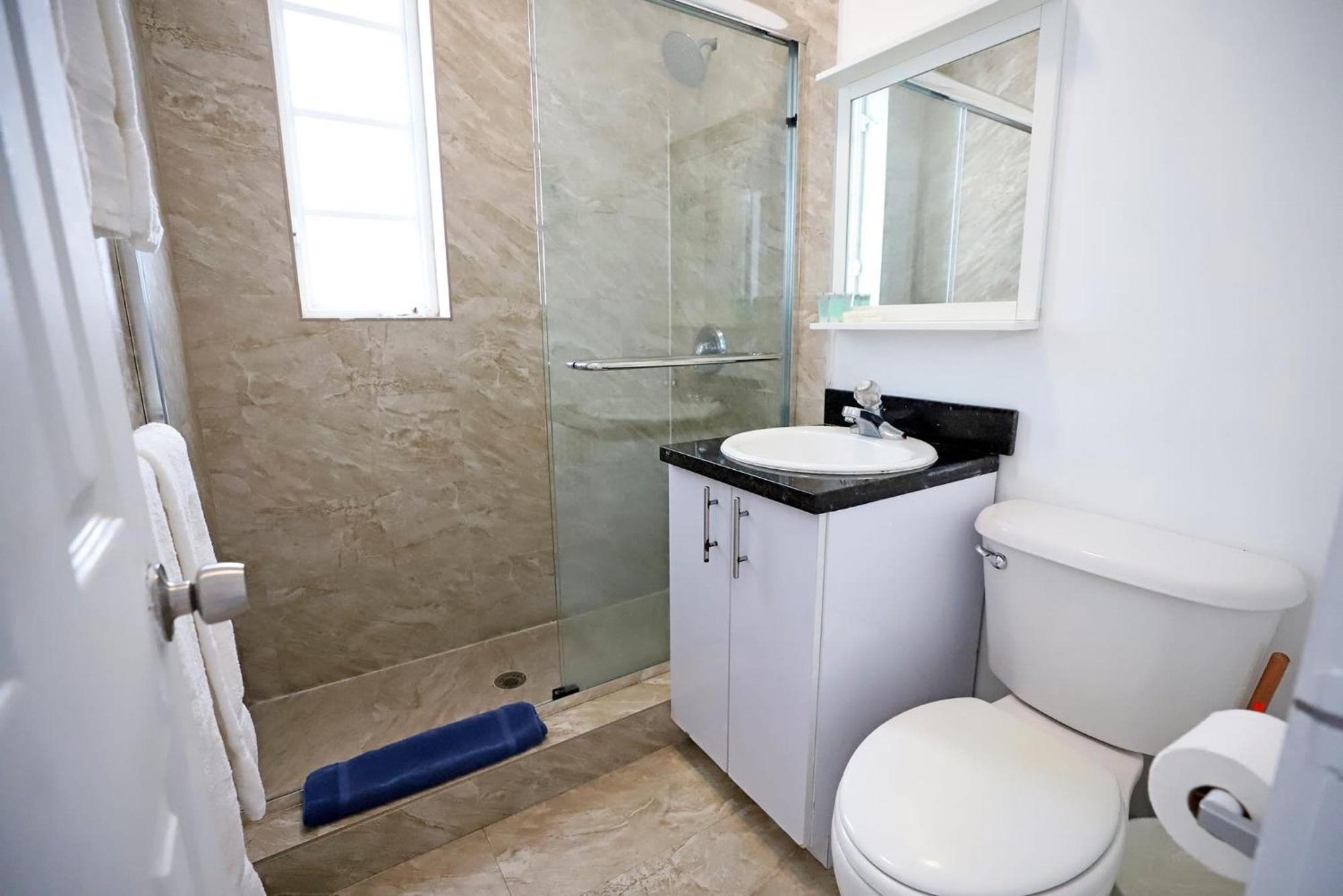 2 Bedroom Apartment 3 Minute Walk To South Beach & Ocean Drive ไมอามีบีช ภายนอก รูปภาพ