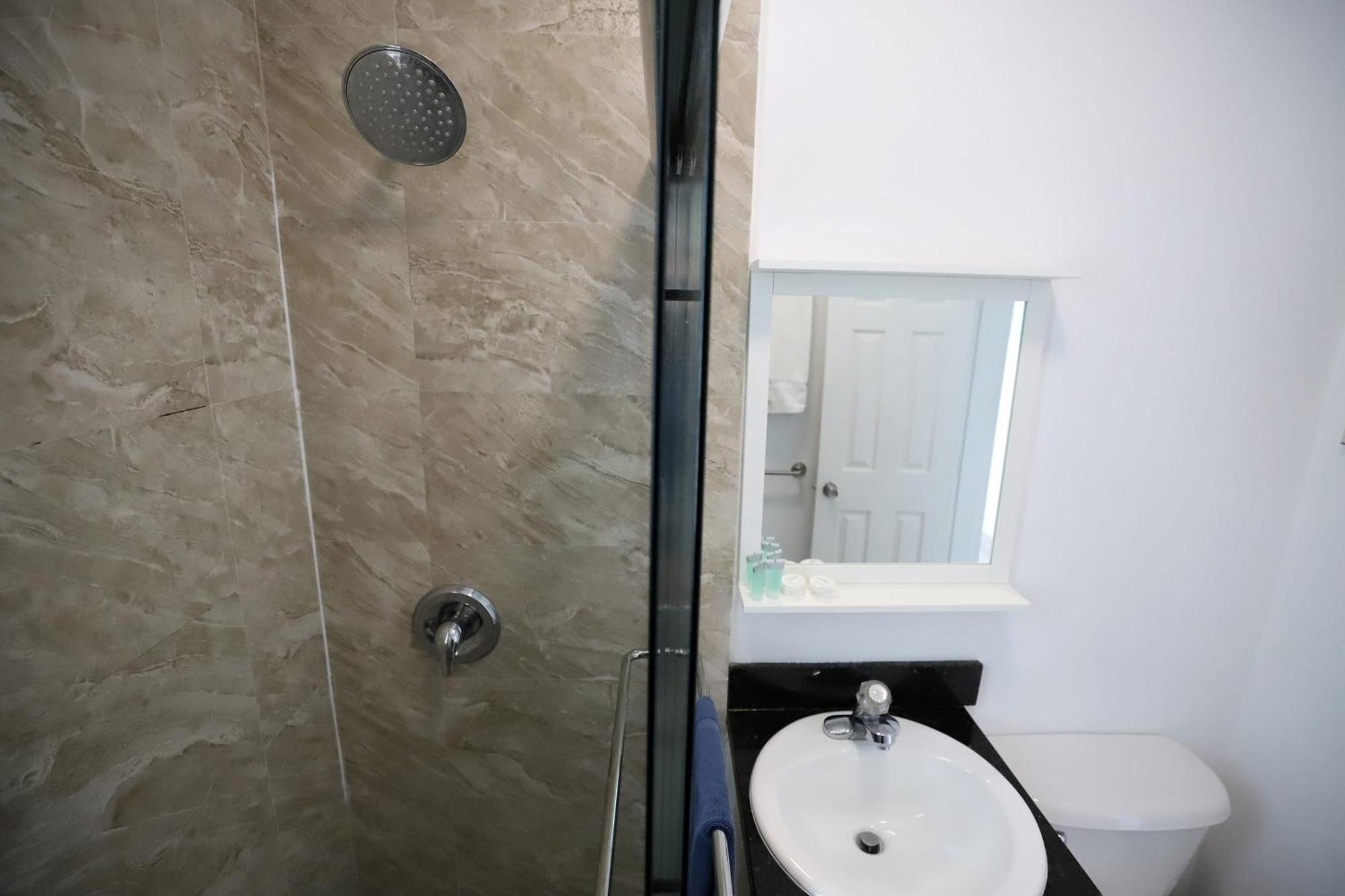 2 Bedroom Apartment 3 Minute Walk To South Beach & Ocean Drive ไมอามีบีช ภายนอก รูปภาพ