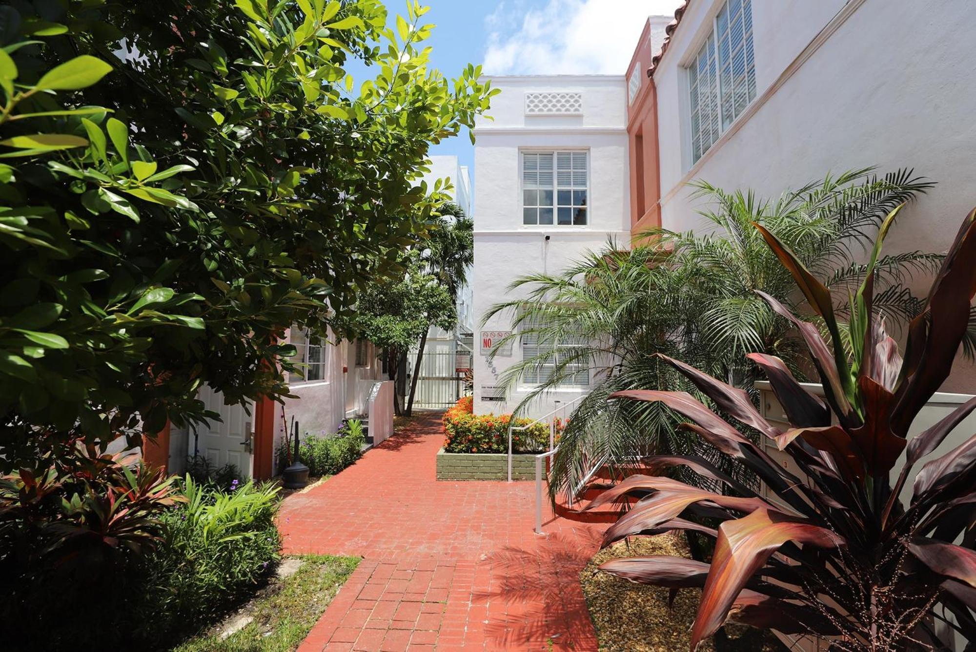 2 Bedroom Apartment 3 Minute Walk To South Beach & Ocean Drive ไมอามีบีช ภายนอก รูปภาพ